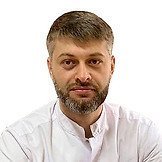 Врач Гусейнов Годжо Магомедович