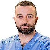 Врач Кулаев Артур Владимирович