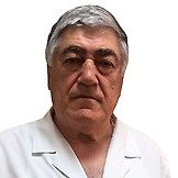 Врач Шарбузов Назир Магомедович