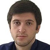 Врач Шугаев Эльдар Эдманович